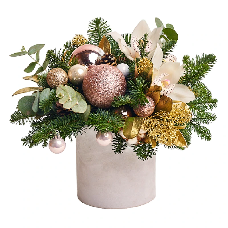 Композиция в шляпной коробке 